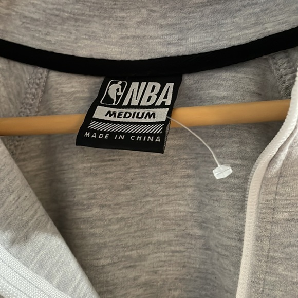 NEW Mens NBA zip up sweater size medium. Medium mens NBA top - Picture 6 of 8